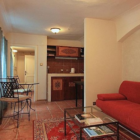 Cool 1 Bedroom Prokopska Apartment In Mala Strana Prága Kültér fotó